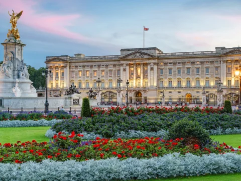 The majority of Brits consider the £369 million bill for the renovation of Buckingham Palace to be too expensive