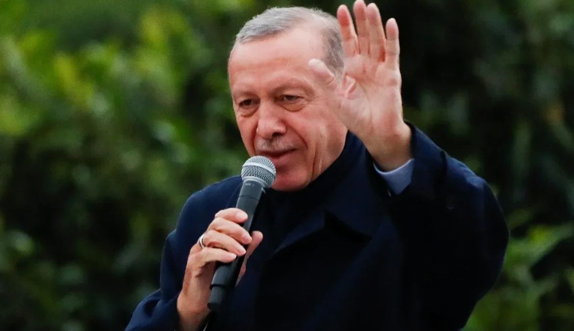 Turkish lira bows before Erdogan’s victory