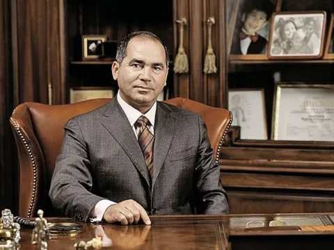 Russian billionaire Farkhad Akhmedov evaded sanctions by tricking the system?
