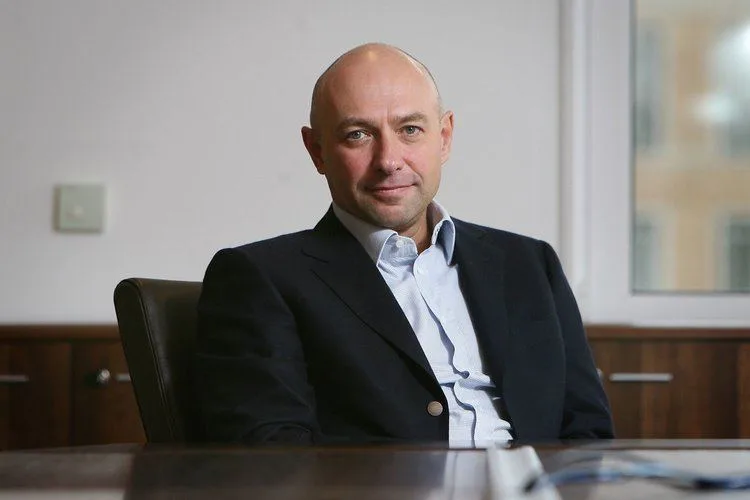 Gennadiy Bogolyubov is presumably the owner of the five-star Radisson Blu Resort & Spa hotel and is trying hard to conceal it from justice.