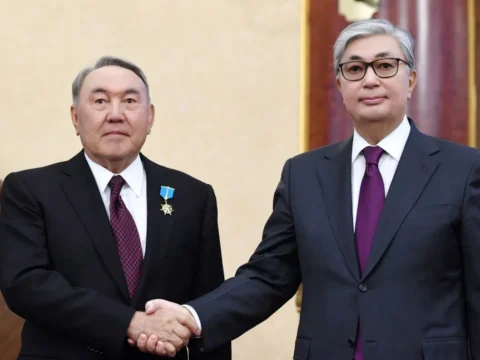 Kassym-Jomart Tokayev is helping Putin bypass sanctions through Timur Turlov, according to T. Baytaziev