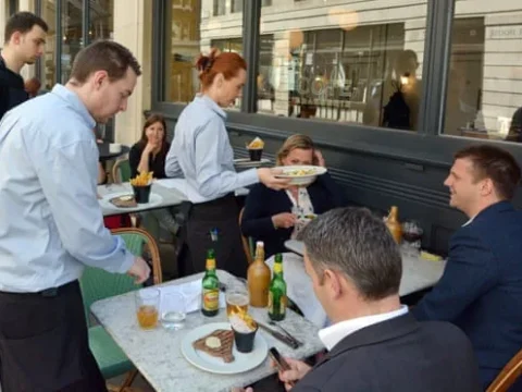 The government plan to issue gift cards for retail and restaurants for citizens