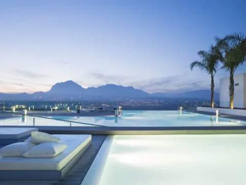 In anticipation of UK tourists, Spanish hotels want to unify restriction across the country