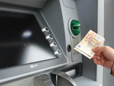 Euro to dollar exchange rate is hovering above $1.19: no news is good news