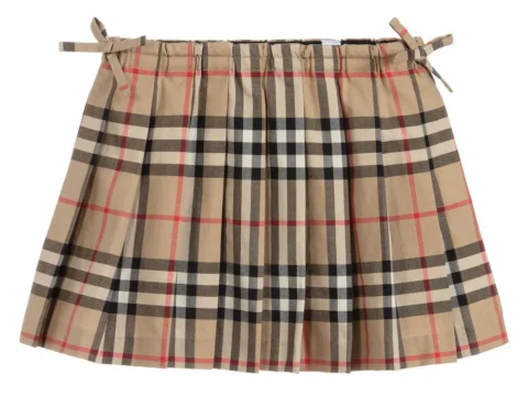 Burberry turnover decreased 9 percent in Q4