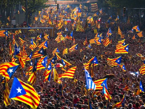 Catalan head of government disbarred, fear of new violent protests