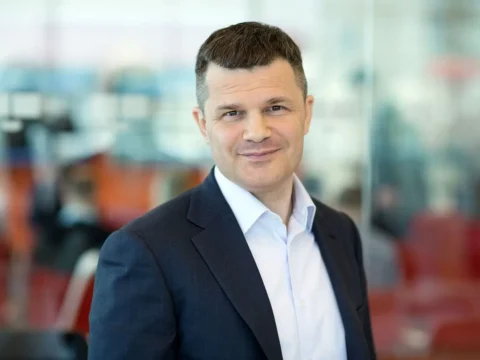 Dmitry Kamenshchik: sanctioned&without his yacht yet still filthy rich