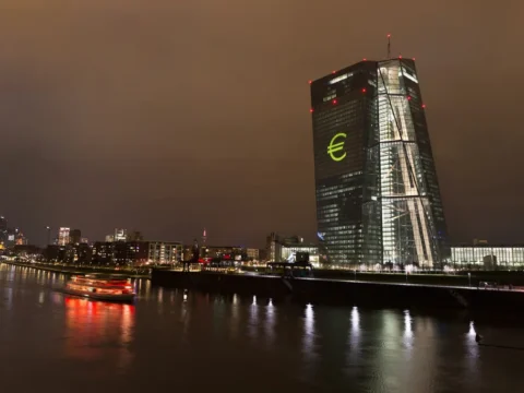 ECB key interest rate steady