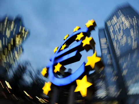 Euro are countries sign a new emergency financial convention