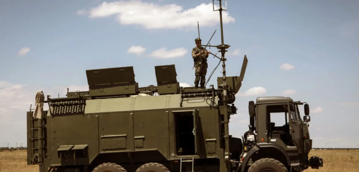 How do Russian agents smuggle Western military tech to supply their armed forces with much-needed equipment?