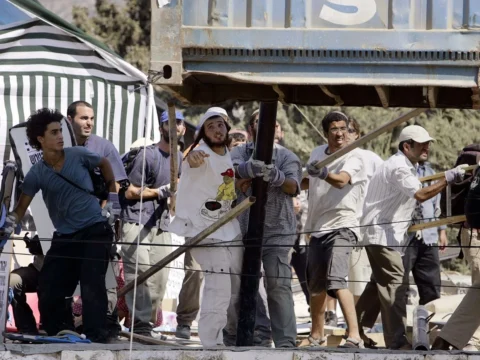 David Cameron urges Israel to punish ‘extremist settlers’