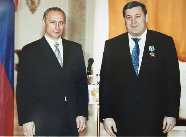 Mikhail Guitseriev and Putin back in 2000s.