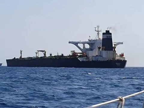 Prolonged Hormuz crisis spells recession fears for Britain