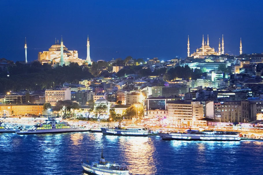 EU congratulates Istanbul, sees strong signal for democracy in the mayor election outcome
