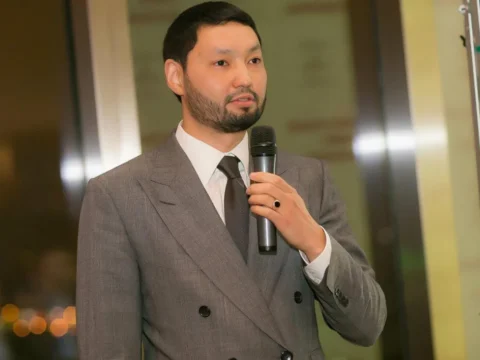 Ministry of Foreign Affairs chose Kenes Rakishev as an advisor for Investments