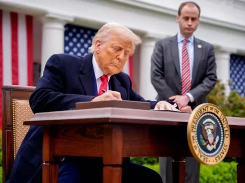 UK Pumps £20 Billion into Exporters as US Tariffs Bite – A Drop in the Ocean Compared to Trade Reality?