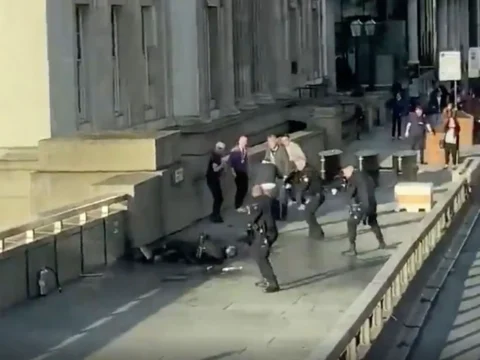 London attacker was stopped by city guides