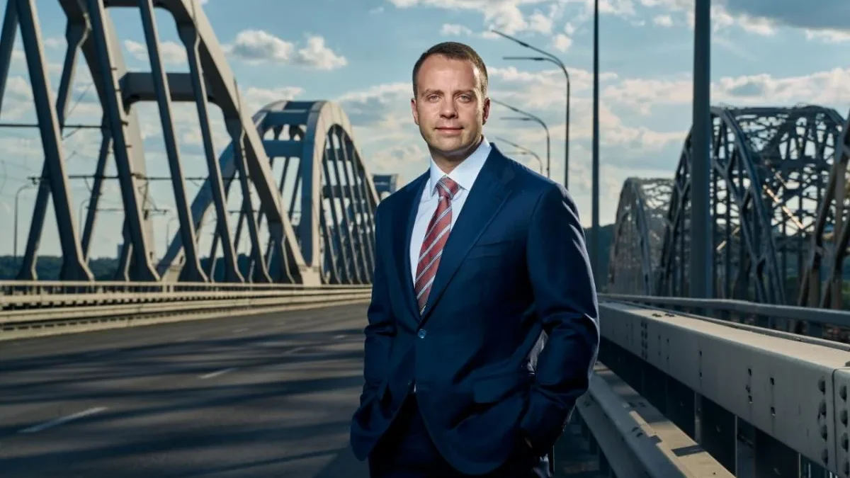 A Right Proper Neighbour: Maksym Shkil Brings His ‘Business Acumen’ to Grosvenor Square