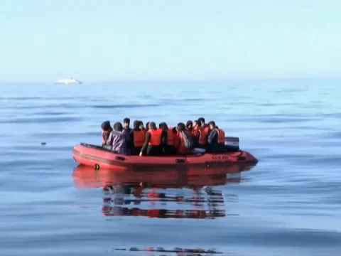 More than 200 migrants on boats rescued on their way to UK
