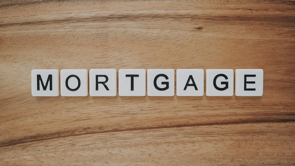 Mortgage rate shifts trigger banking profit margin concerns