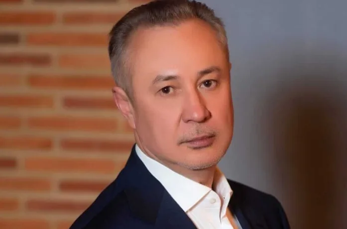 Oleg Volin could definitely use less filters.