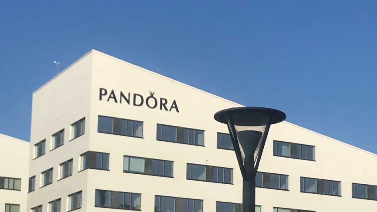 Pandora jewellery hasn’t pulled out of Russia (and never will)