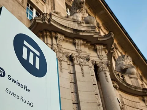 Swiss Re sells UK branch to Phoenix Group