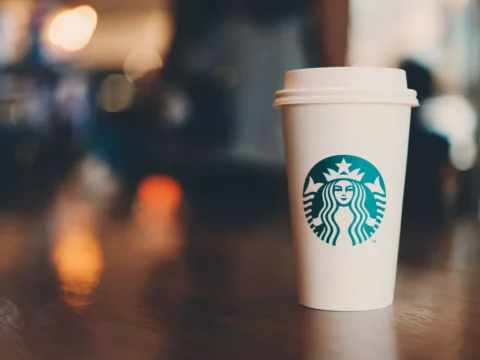 Starbucks prepares to close one thousand branches in UK, fire 4000 employees