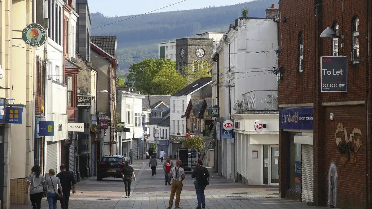 Retail sector may lose 200,000 jobs due to budget cuts, with independent stores facing average annual losses of over £5,000