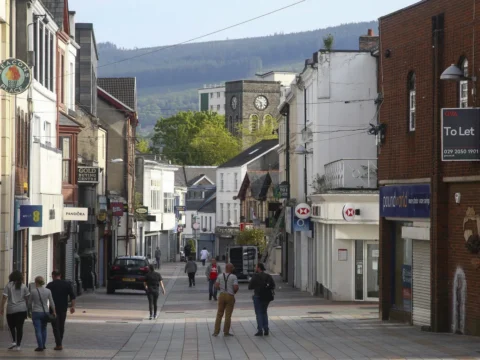 Retail sector may lose 200,000 jobs due to budget cuts, with independent stores facing average annual losses of over £5,000