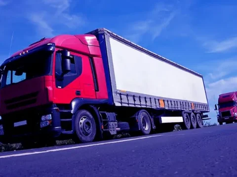 UK workforce lost 53,000 lorry drivers since 2016, and population dynamics is mostly to blame
