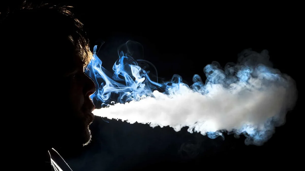 Sale and purchase of disposable e-cigarettes ban in effect: choose your alternative addictions