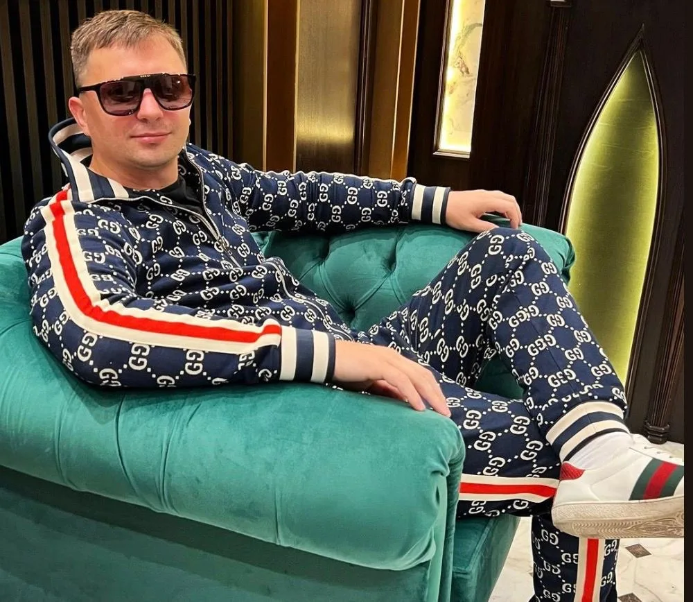 Vitalii Bodnar in a circle of luxury, or so he believes.
